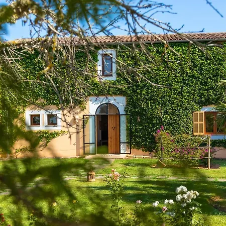 Parra Villa *